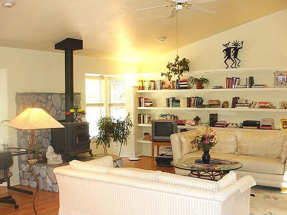 Cathedral ceiling, Bays