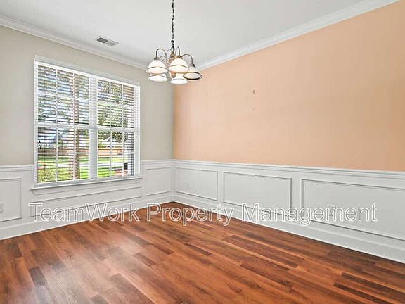 5th image of 2936 Sugarberry Ln