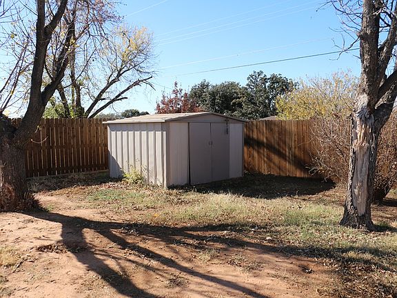 4th image of 2313 Oxford Cir