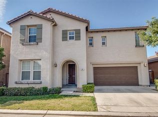 868 Toulouse Ln, Clovis, CA 93619