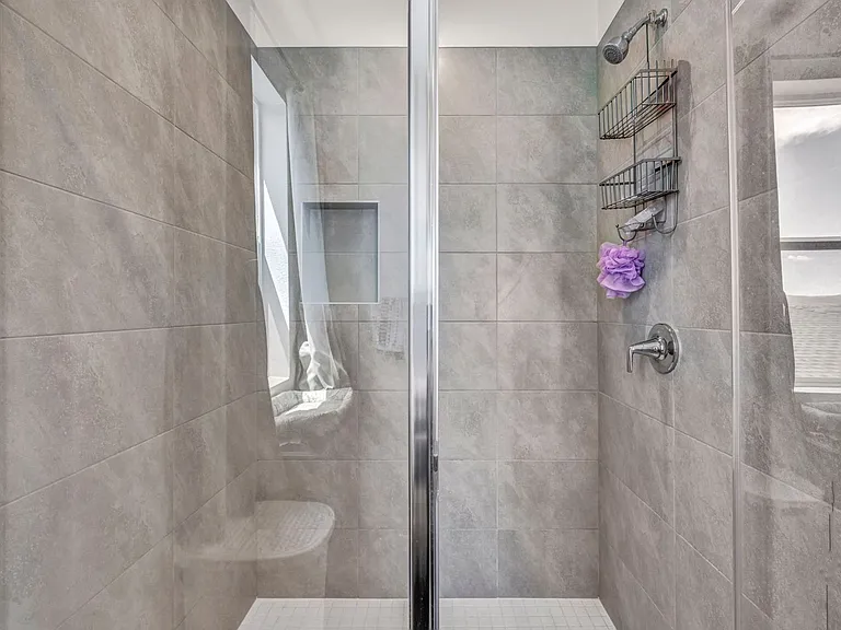 7814 Navasota Dr — Photo 25