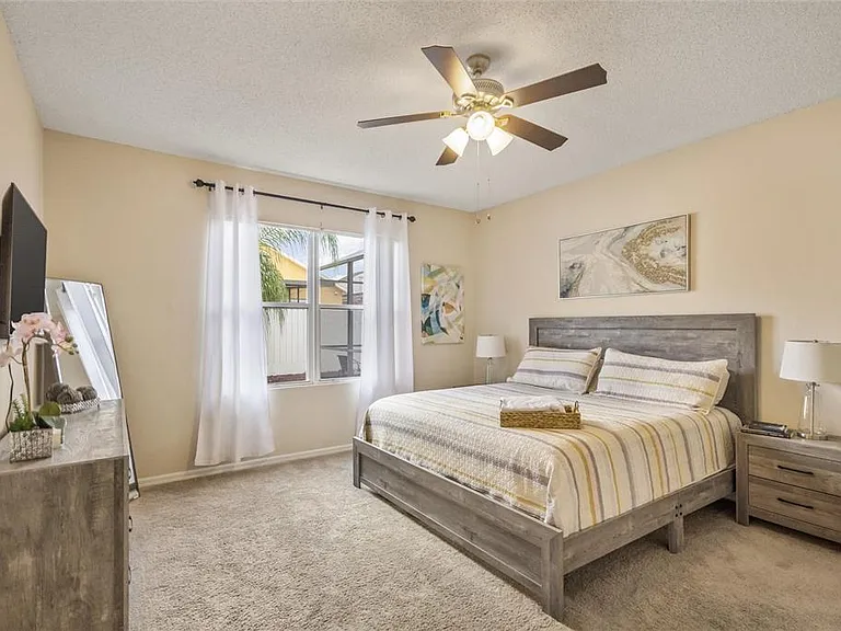 422 Graystone Blvd — Photo 20