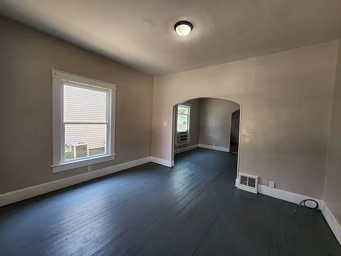 2639 Fenwood Ave — Photo 18