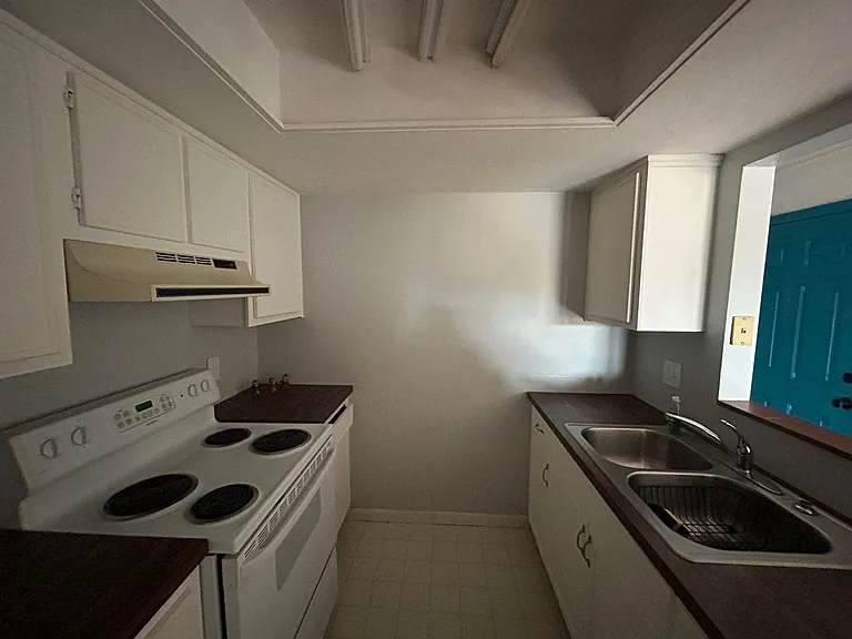 7005 SW 46th Ave — Photo 9