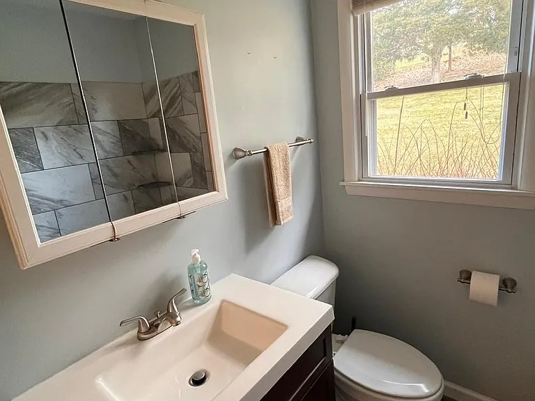 198 Milburn Dr — Photo 13