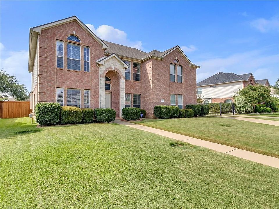 1st image of 807 Dover Heights Trl