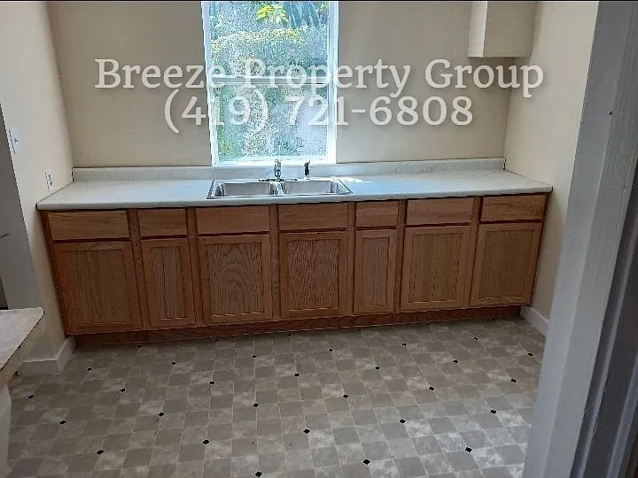 3 bed, 1280 sqft, $925 — Photo 3