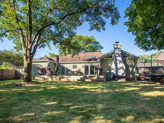 5th image of 619 W End Rd