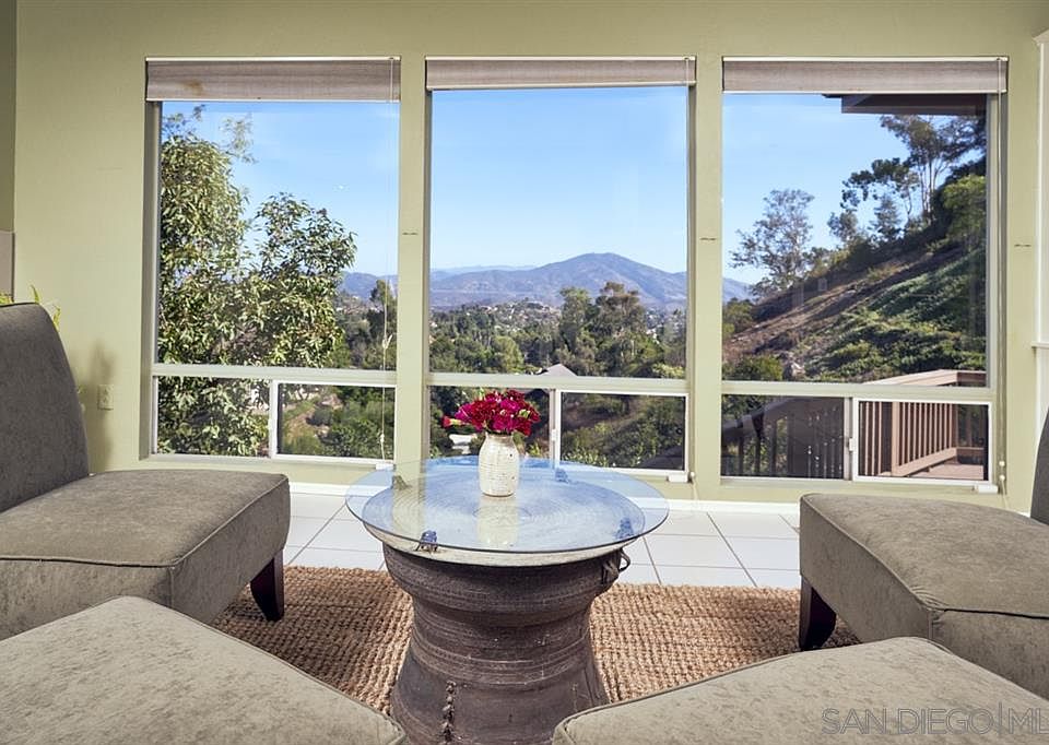 2nd image of 4928 Vista Arroyo