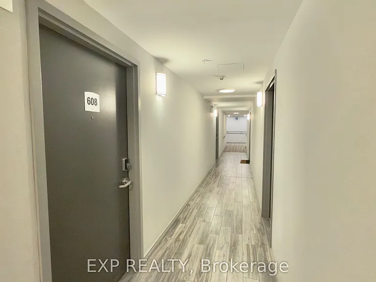275B Larch St #608 — Photo 3