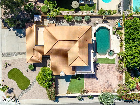 3rd image of 1234 E MONTE CRISTO Avenue