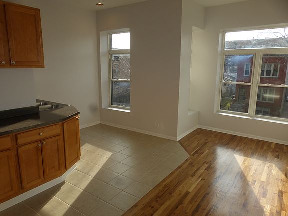 5th image of 837 S Claremont Ave #2