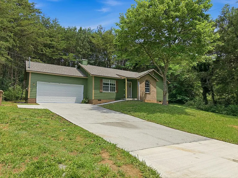 2222 Woods Smith Rd — Photo 3
