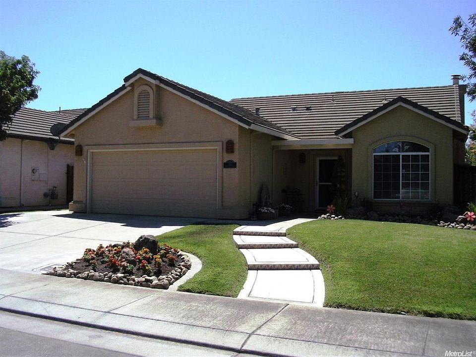 1st image of 952 Pearwood Cir