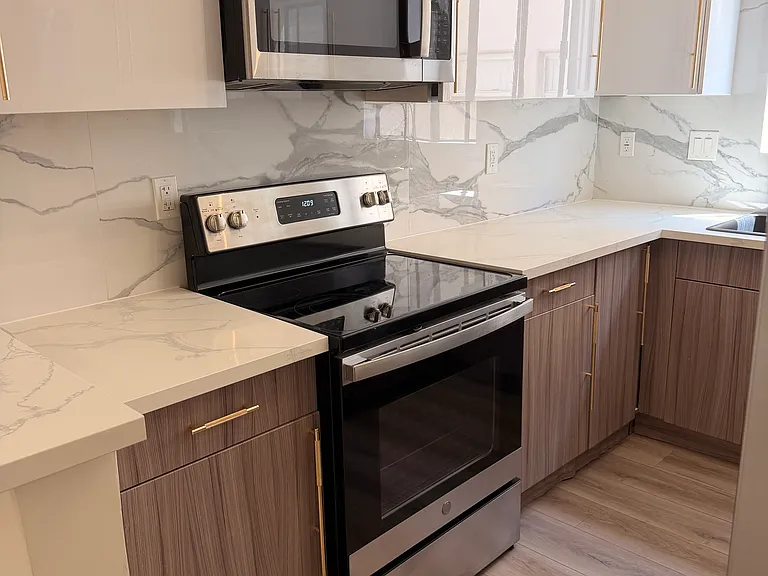 1609 Veteran Ave #3 — Photo 7