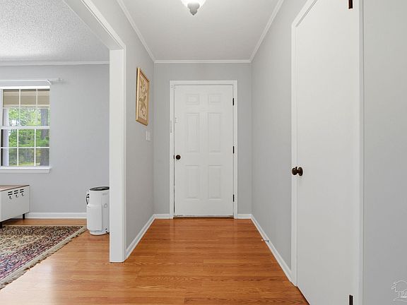 4th image of 150 Emmons Ln