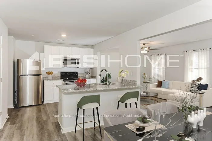 4 bed, 2.5 bath, 2000 sqft, $1,995 — Photo 2