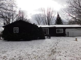 2207 W Hickory Rd, Delton, MI 49046