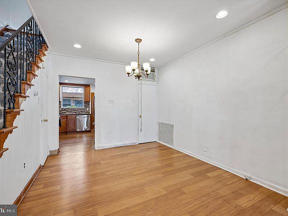 5th image of 2229 S Garnet St