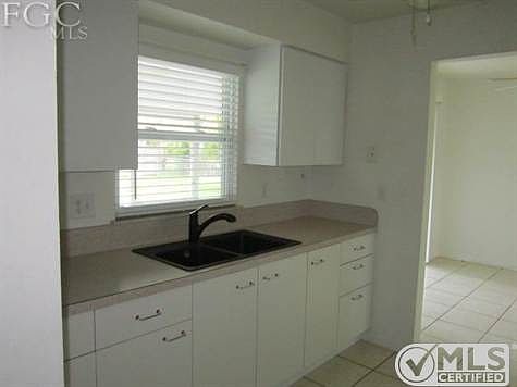 5th image of 409 SW 43rd Ln