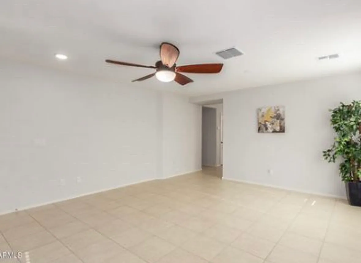 4 bed, 1850 sqft, $2,150 — Photo 3