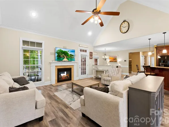 5424 Old Town Ln, Gastonia, NC 28056