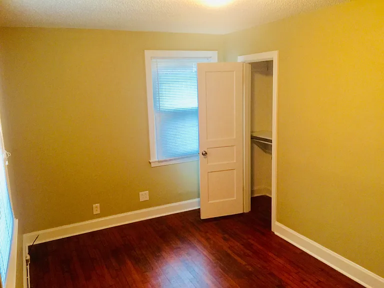 902 Gibson Dr — Photo 6