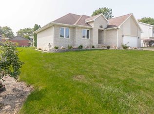 802 Sonya Dr, Waterloo, IA 50702