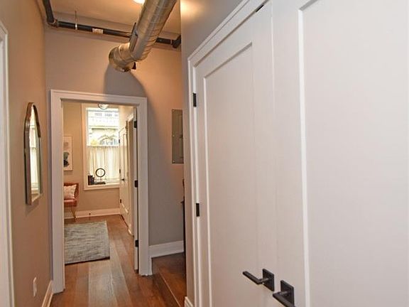 4th image of 1306 Broadway St #1