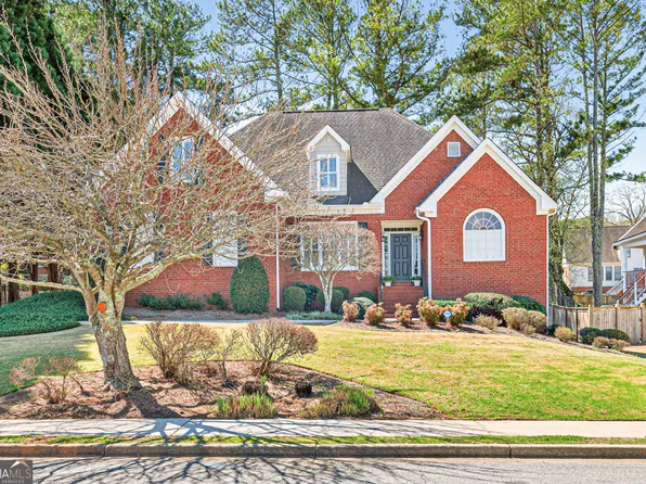 1369 Megan Danielle Dr, Lilburn, GA 30047