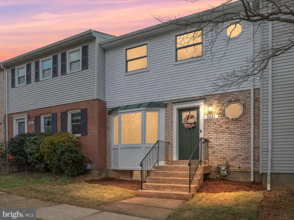 3023 Winter Pine Ct, Fairfax, VA 22031