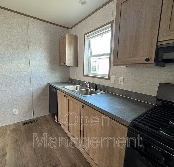 755 N Tratt St #27 — Photo 9