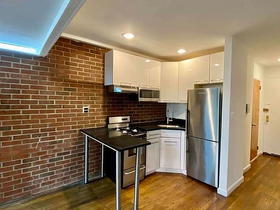 3rd image of 153 E 88th St #1B