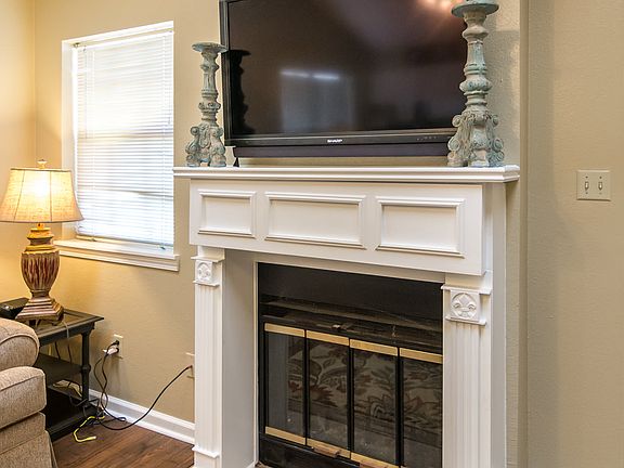 5th image of 3636 Greenacres Place Dr APT 122