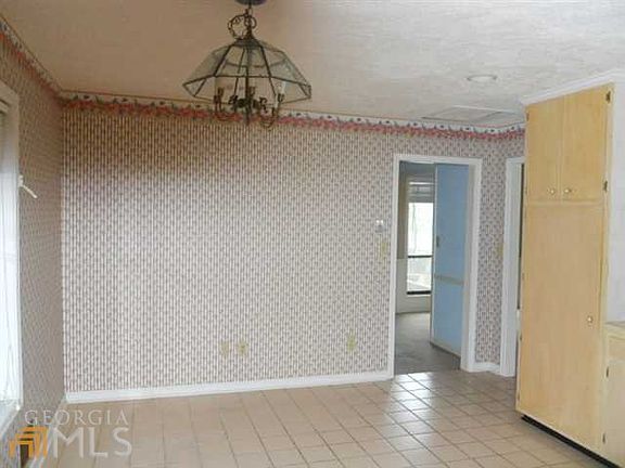 5th image of 3771 Dora Dr SE