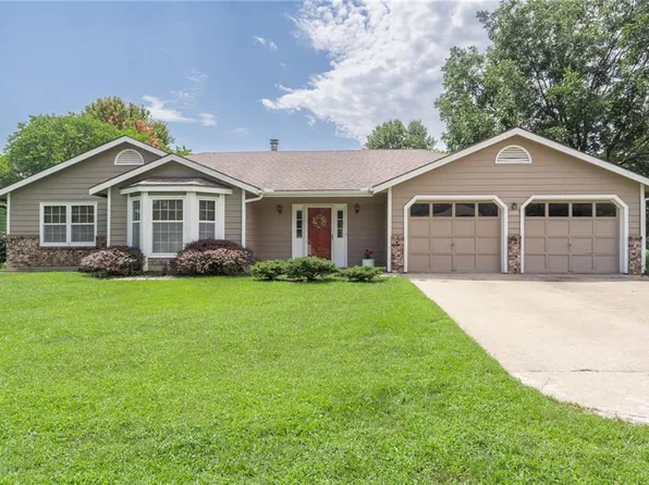 3805 Trail Rd, Lawrence, KS 66049