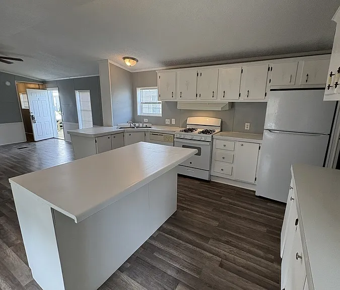 3810 S Thompson St #18 — Photo 6