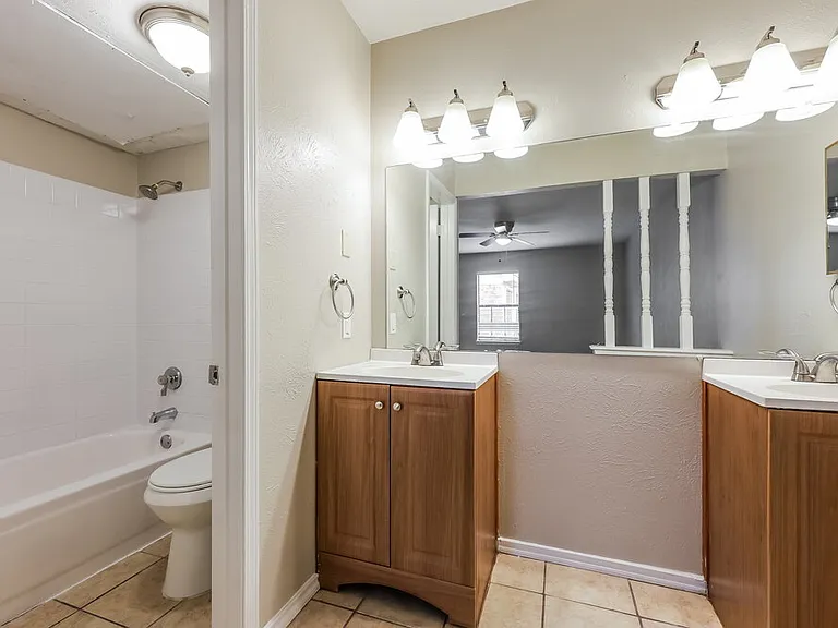 1385 Southridge Dr — Photo 11