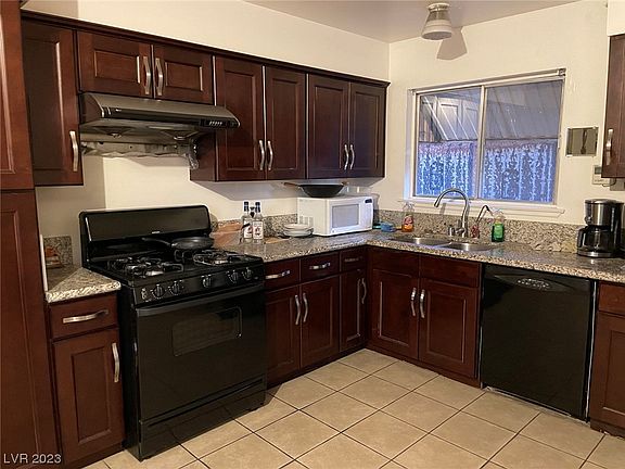 2nd image of 4309 Esmeralda Ave