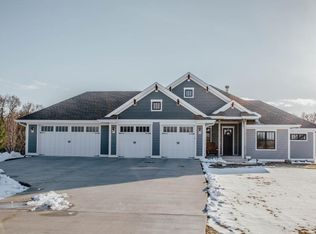 905 36th St NW, Austin, MN 55912