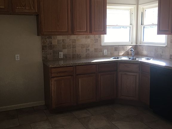 2nd image of 3463 Whittier St