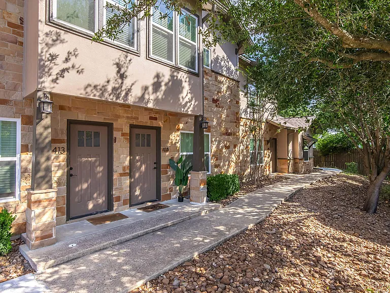Sierra Condos — Photo 13