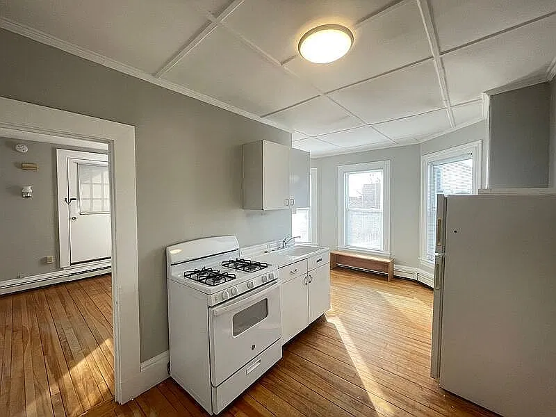 1 bed, 1.0 bath, 408 sqft, $1,395 — Photo 2