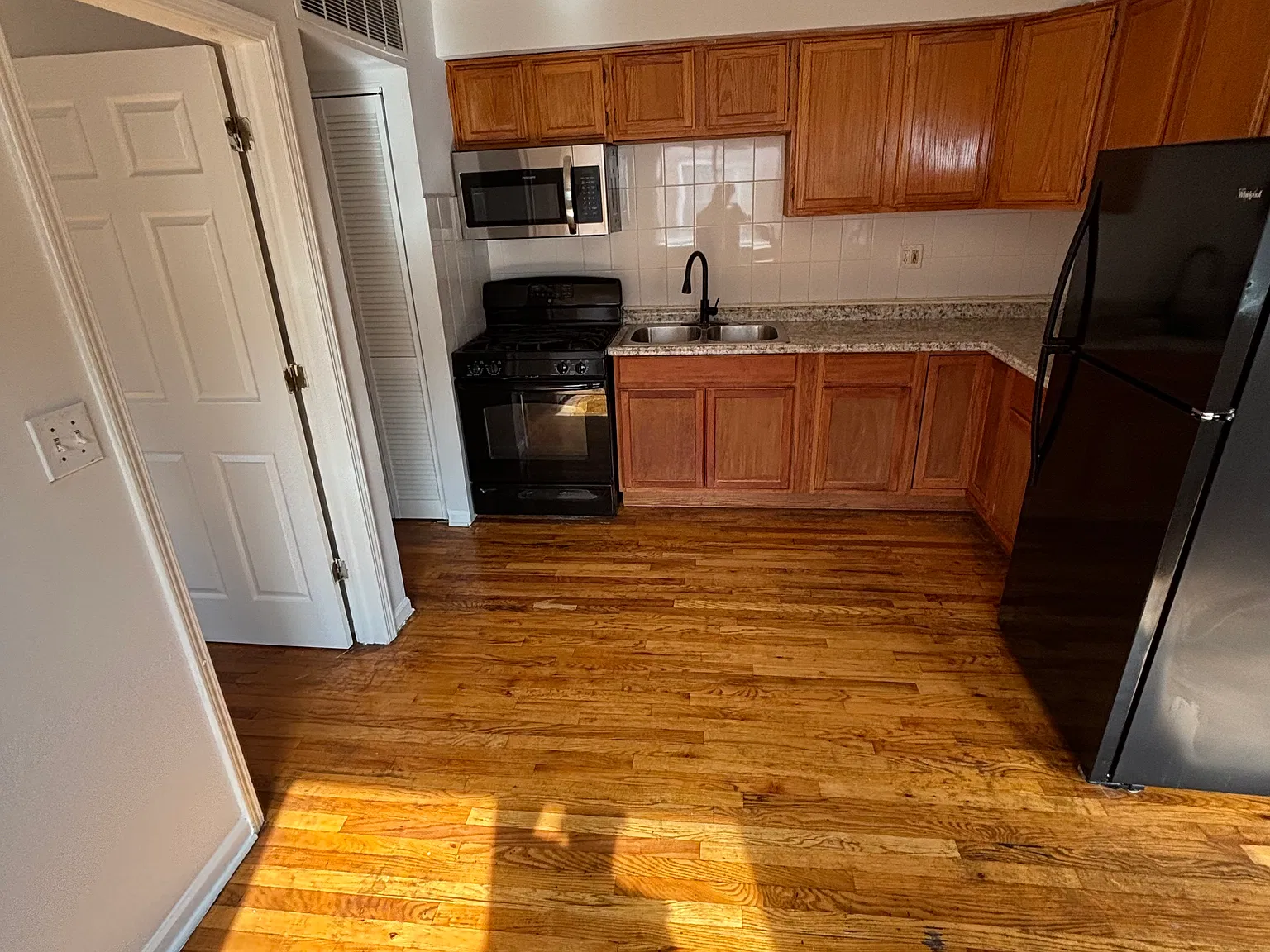 1 bed, 700 sqft, $1,375 — Photo 1