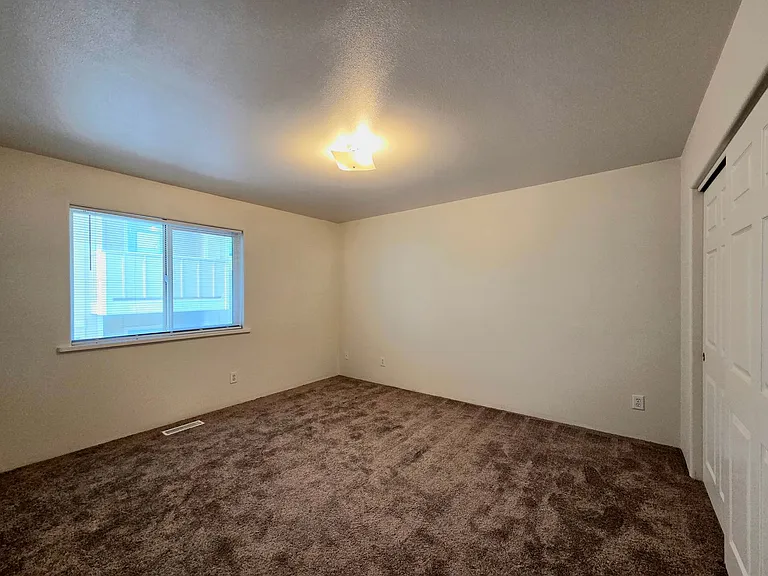 1407 Maple St — Photo 15