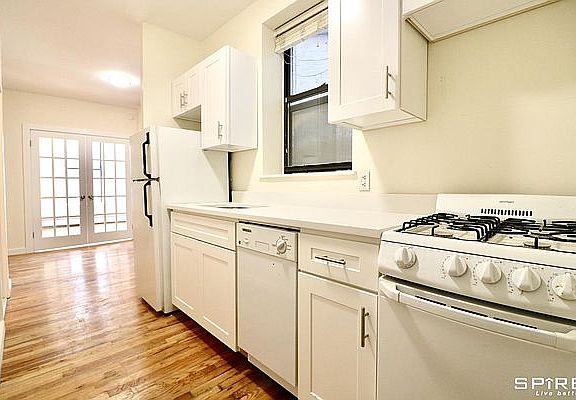 5th image of 814 10th Ave APT 5b