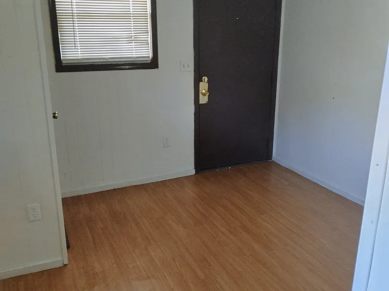 308 N 6th St #C — Photo 9