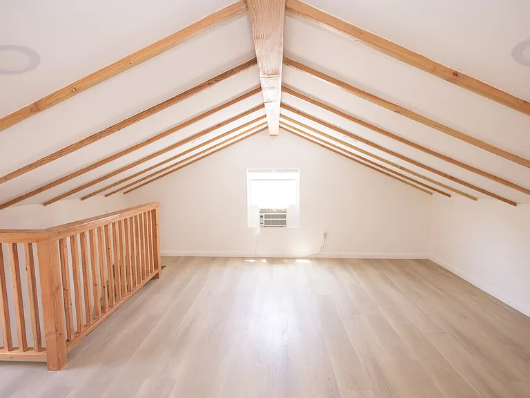446 S La Peer Dr — Photo 33
