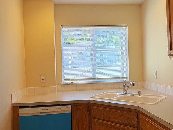 4th image of 4704 Mill Pond Dr SE