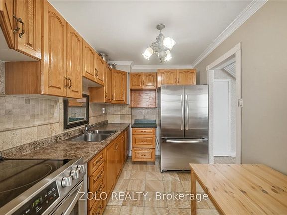 5th image of 2121 Roche Ct #707